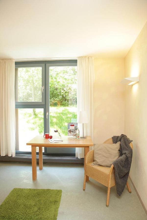 Alanus Gastehaus Hotel Alfter Buitenkant foto