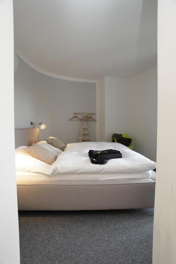 Alanus Gastehaus Hotel Alfter Buitenkant foto