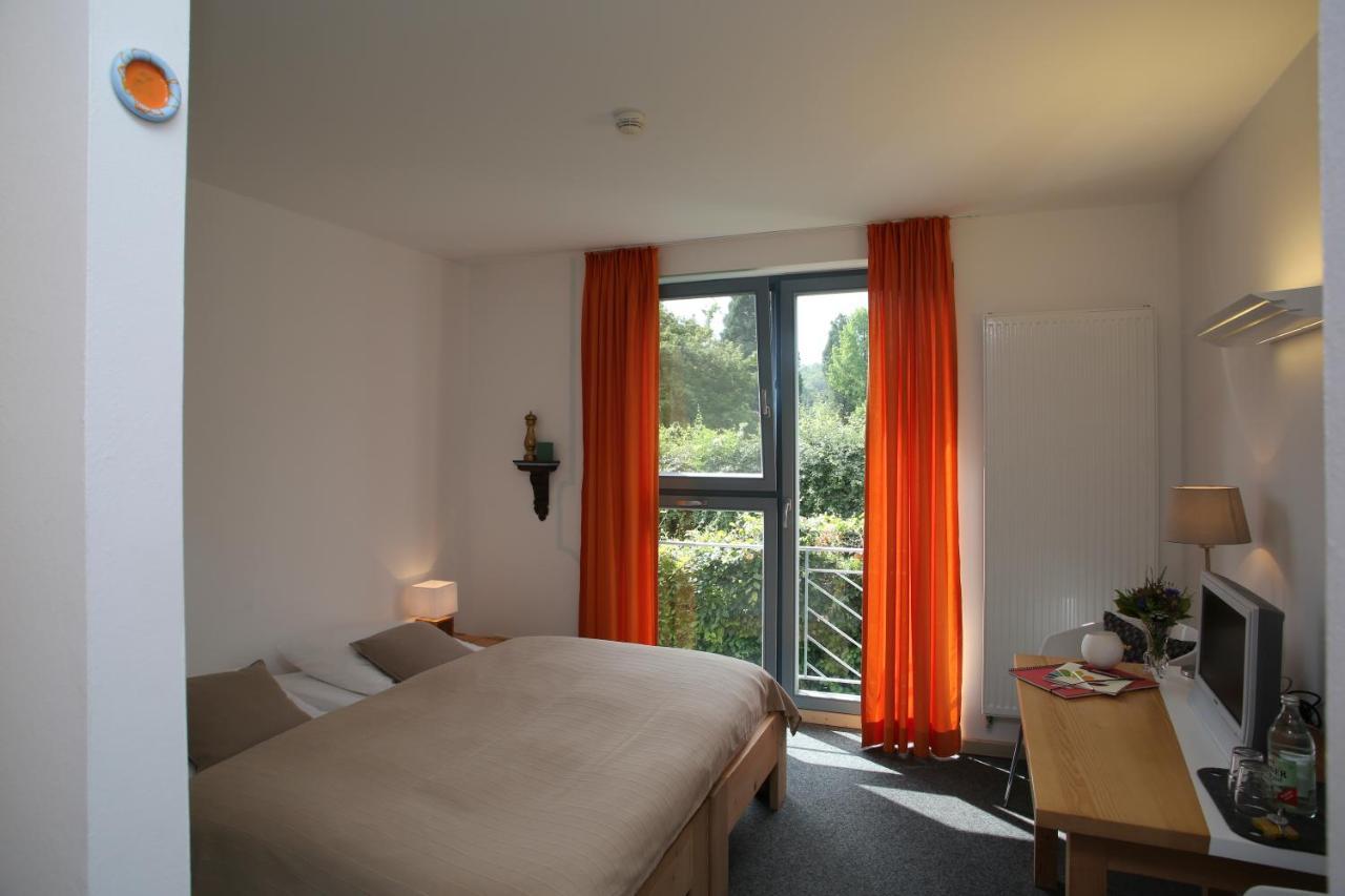 Alanus Gastehaus Hotel Alfter Buitenkant foto